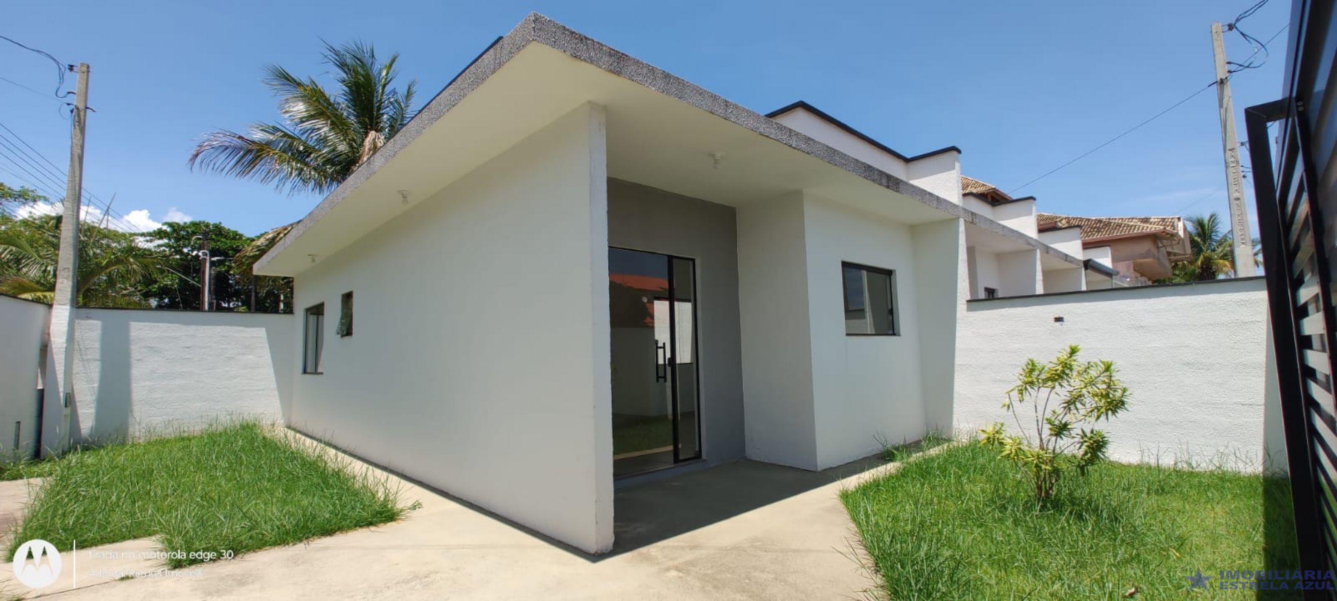 Casa para venda no bairro Balneário Oásis em Peruíbe