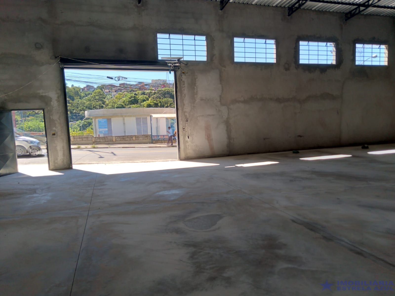 Salão para aluguel no bairro Alvarenga  em Francisco Morato