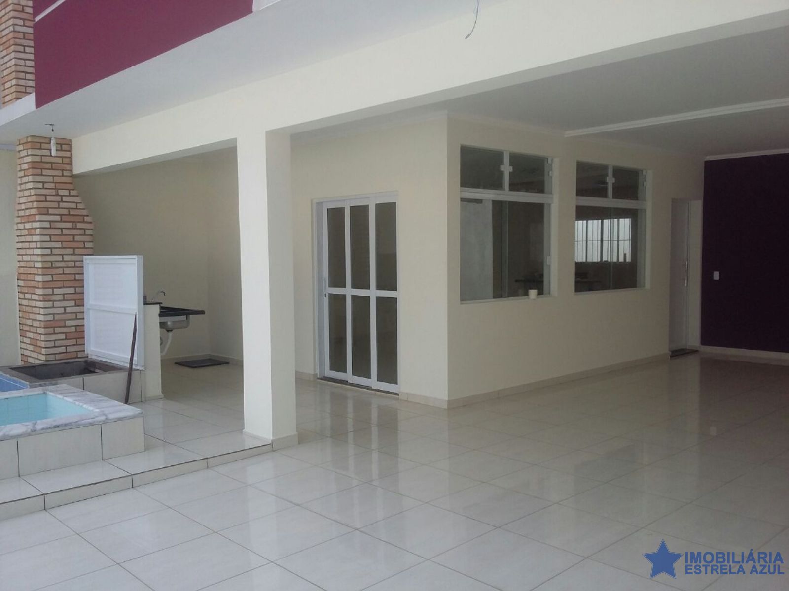 Casa para venda no bairro Casablanca em Peruíbe