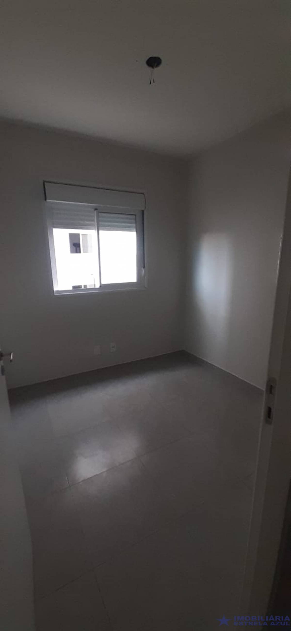 Apartamento no bairro Perus