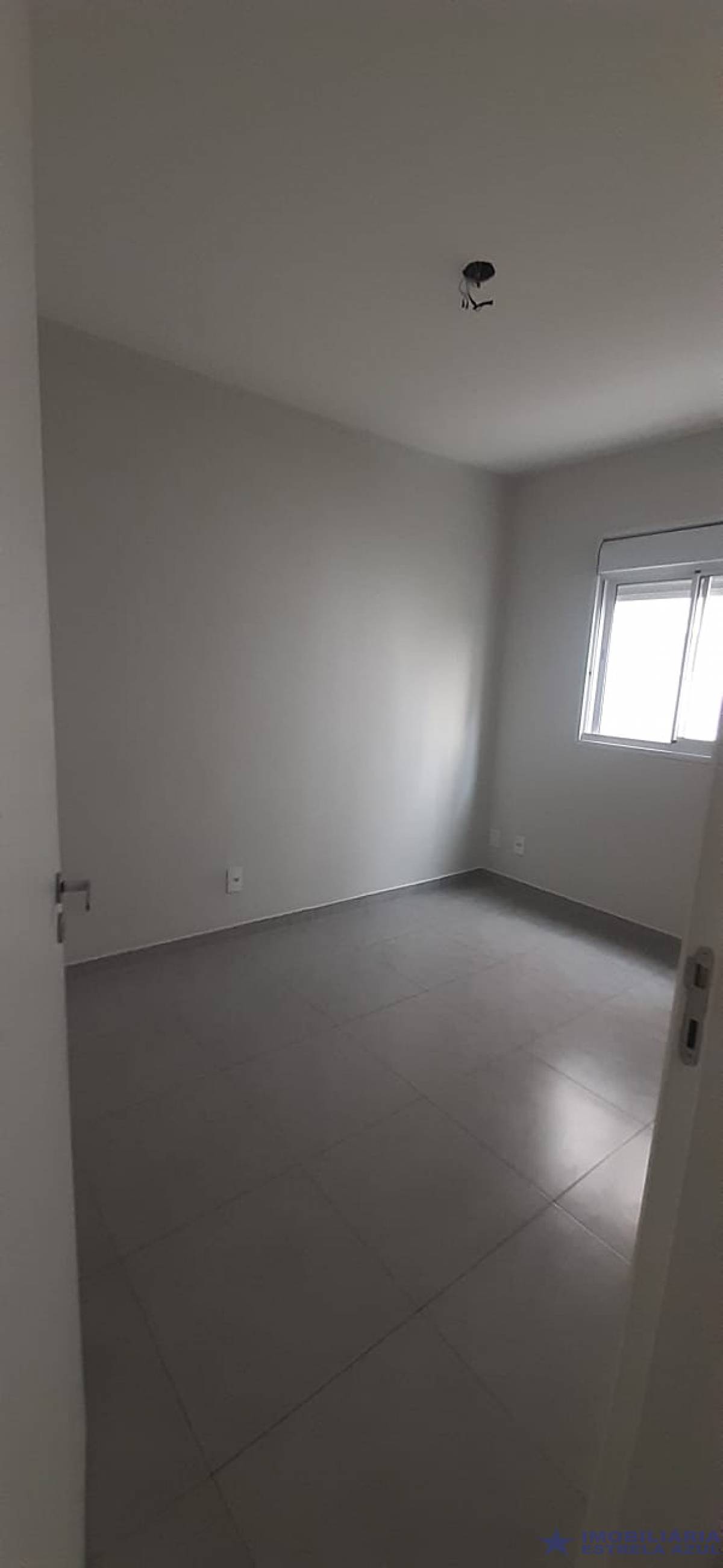 Apartamento no bairro Perus