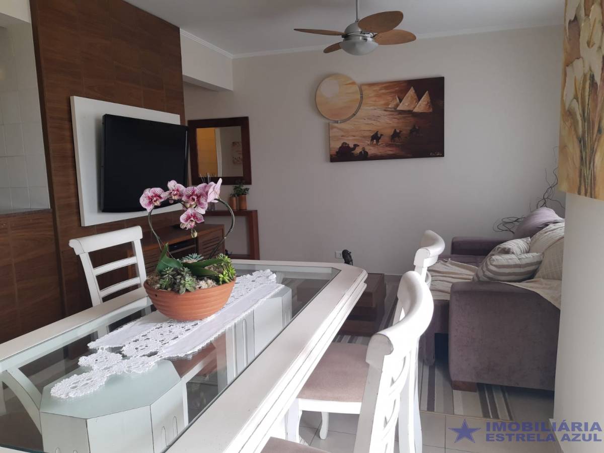 Apartamento no bairro Arpoador