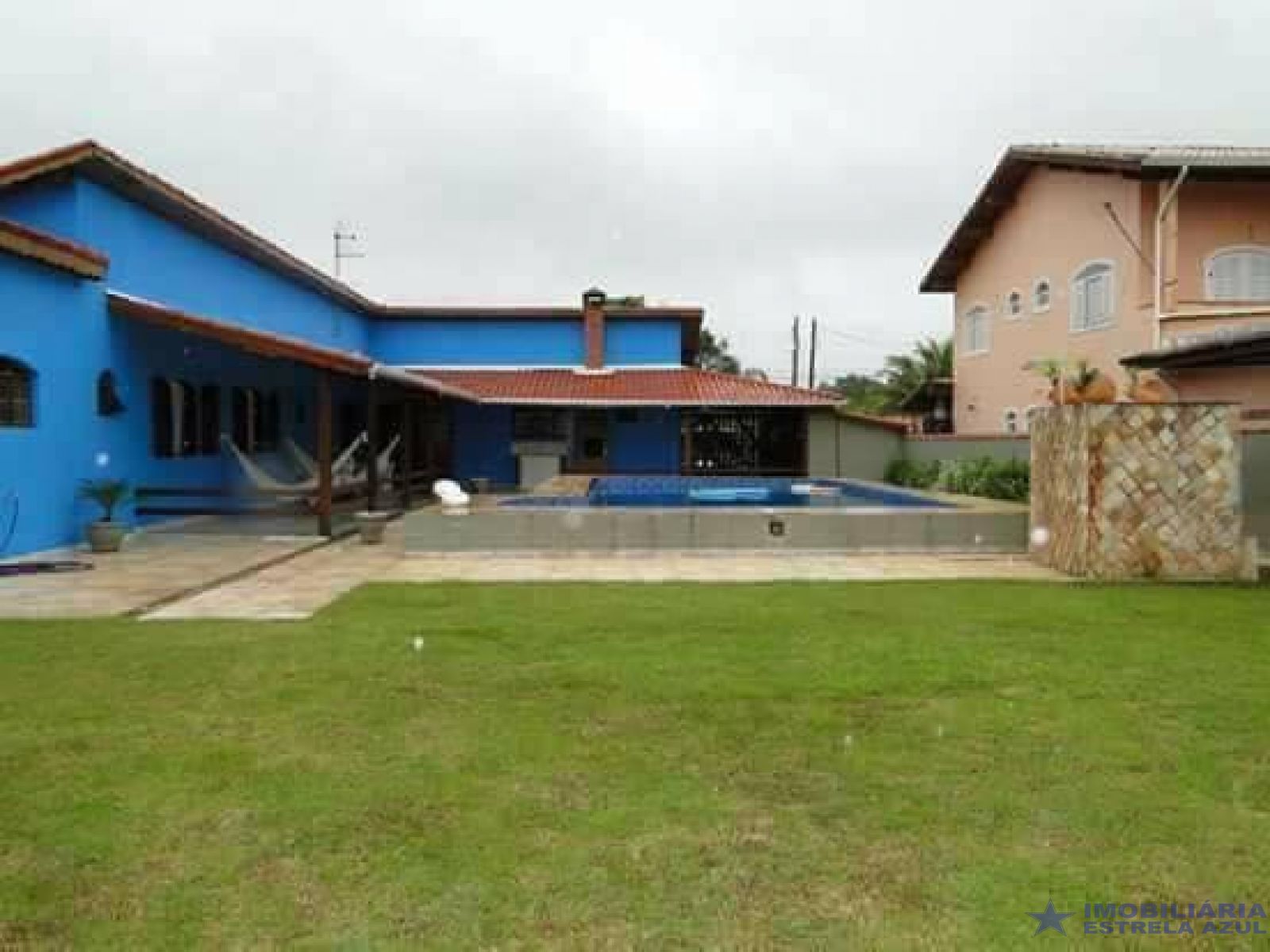 Casa para venda no bairro Bougainvillée V em Peruíbe