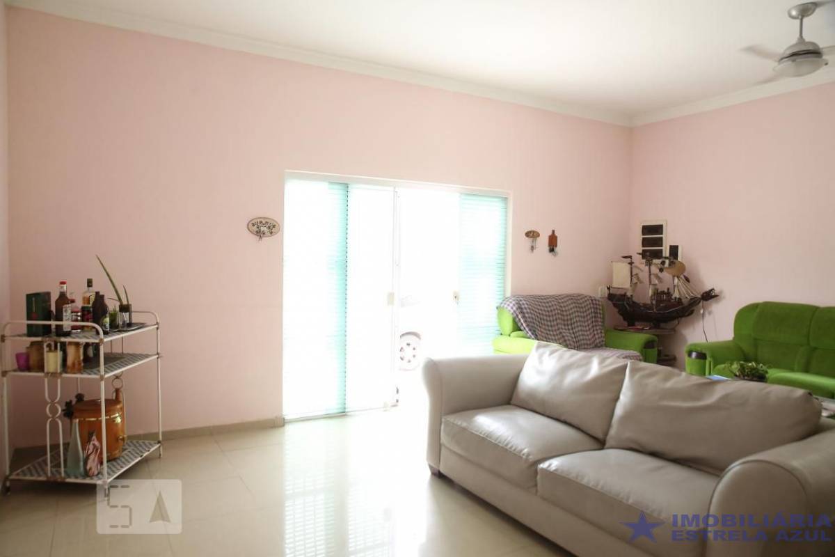 Conjunto no bairro Balneário Maracanã