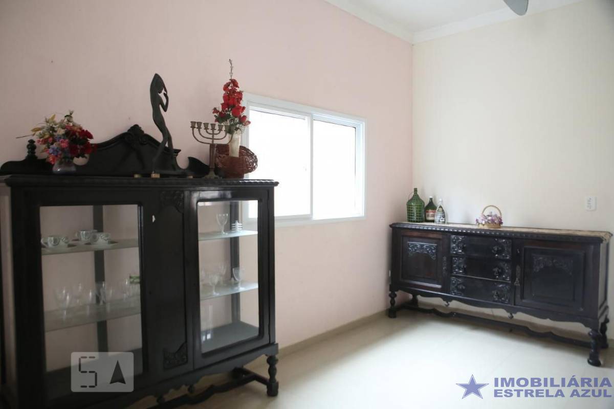 Conjunto no bairro Balneário Maracanã